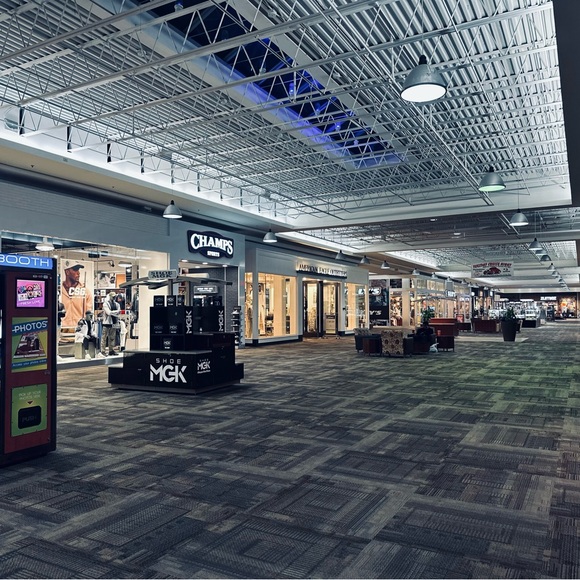 Meet your Posher, Collin - Picture 1 of 1